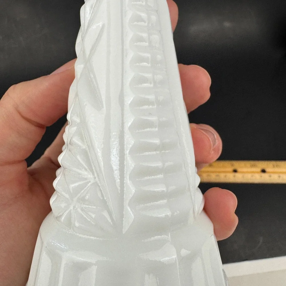 Vtg Tabletop White Milk Glass Textured Bud Vase Stars and Bars Design 6inch Tall